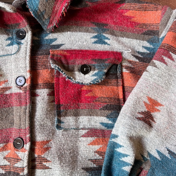 Cropped Oversized Shacked Flannel - Picture 4 of 7